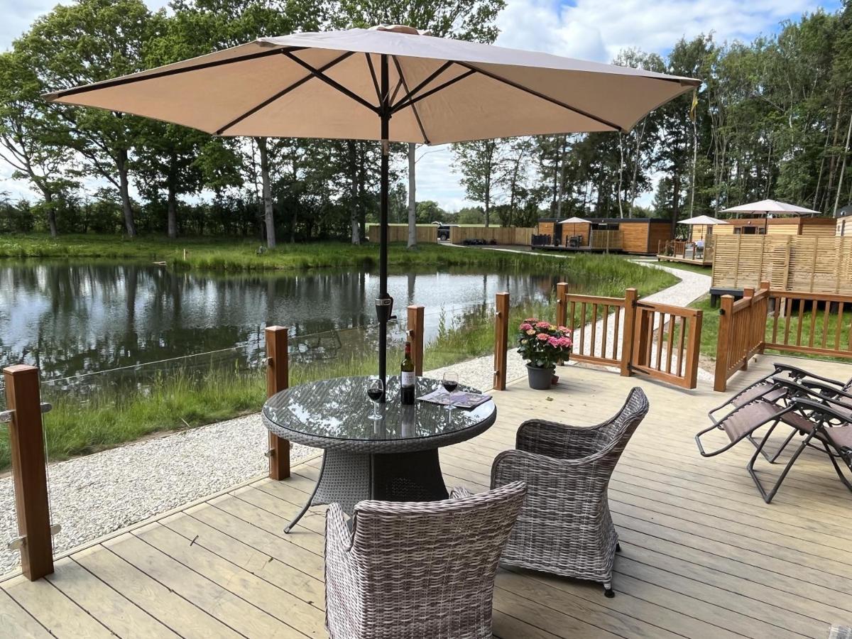 Oak Boutique Lodge Includes Hot Tub Air Con & Dog Йорк Экстерьер фото